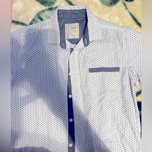 Short sleeve button down
